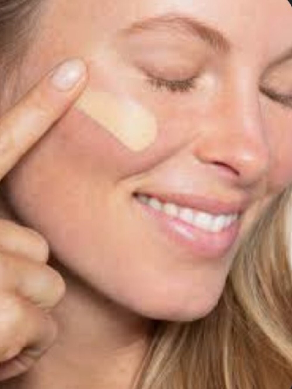 ILIA Super Serum Skin Tint SPF 40- ST5 Bom Bom - Picture 3 of 3